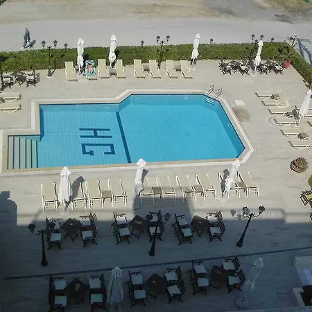 Santa Beach Hotel 4*